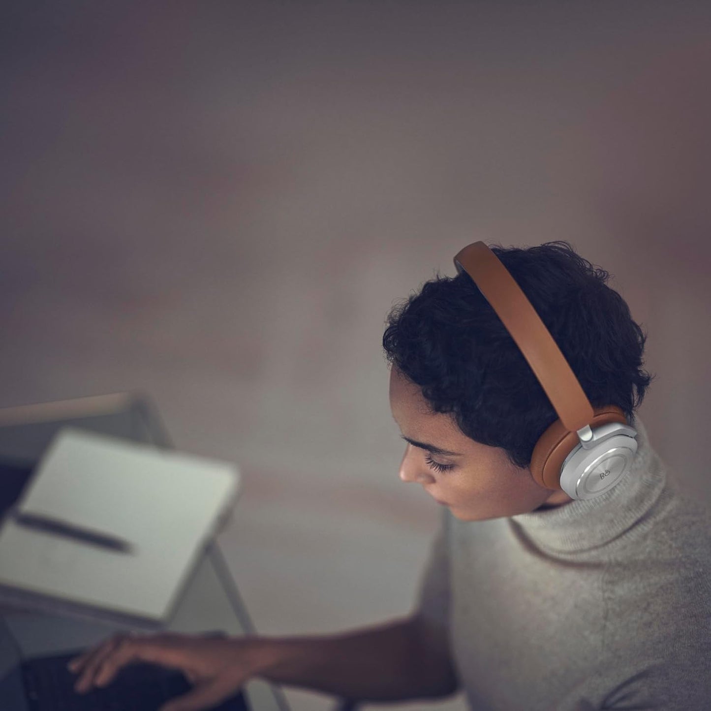 Bang & Olufsen Beoplay HX – Premium Over-Ear Wireless Bluetooth Headphones, Active Noise Cancelling, 40 Hours Battery, 6 Microphones, Headset for Work with Carrying case - Timber