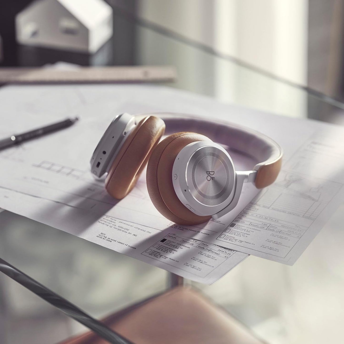 Bang & Olufsen Beoplay HX – Premium Over-Ear Wireless Bluetooth Headphones, Active Noise Cancelling, 40 Hours Battery, 6 Microphones, Headset for Work with Carrying case - Timber